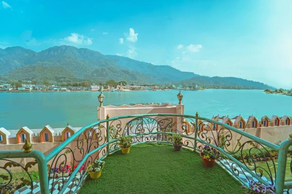 På billedet ses objektet The Neeraj Ganga Heritage Palace beliggende i byen Rishikesh.