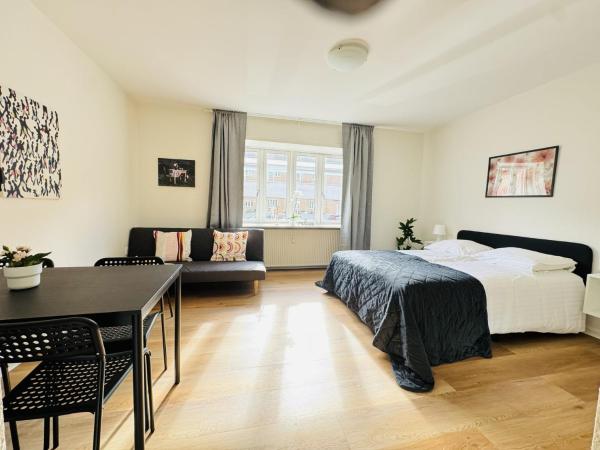 Op de foto is het object aday - Beautiful and Cozy Studio Apartment te zien, gelegen in de stad Aalborg.