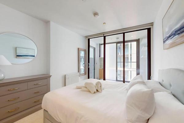 Foto 4: 1Bed Flat with city views - 1min walk to tube station