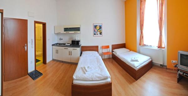 Op de foto is het object Economic Hotel Svoboda te zien, gelegen in de stad Rakovník.