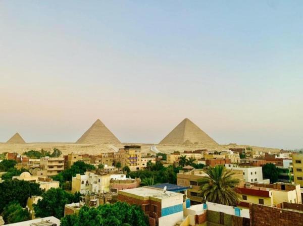 Eyad pyramids view 2, Kair