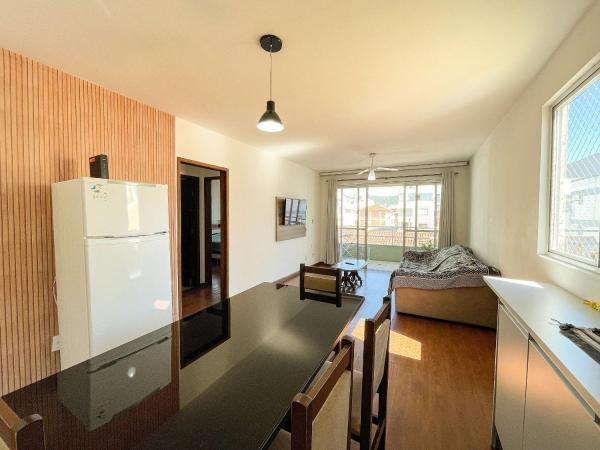 På billedet ses objektet Apê Espaçoso, A/C | 300m Praia de Canasvieiras beliggende i byen Florianópolis.