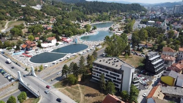 På billedet ses objektet ELITE Park Lake beliggende i byen Tuzla.
