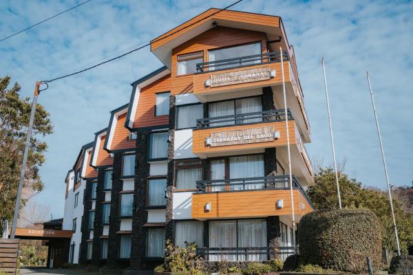 Nella foto è visibile l'oggetto Hotel y cabañas Terrazas del Lago situato nella città di Puerto Varas.