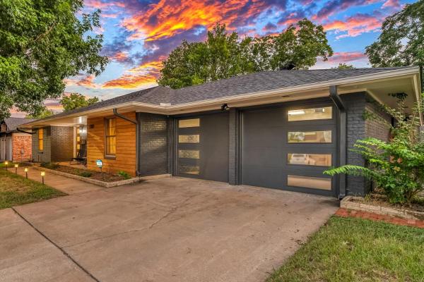 A la foto es mostra l'objecte Spacious 4-Bedroom Austin Home with Patio, BBQ, & Great Location Near Mueller and North Loop situat a la ciutat de Austin.