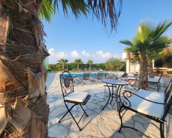 På billedet ses objektet Murter Palms Resort Apartments beliggende i byen Murter.