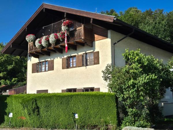 A la foto es mostra l'objecte FEWO Baumburg situat a la ciutat de Grassach.