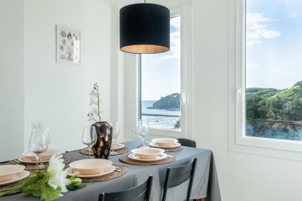 På billedet ses objektet Magic Seaside Apartment by Pleiades Home beliggende i byen Rosignano Marittimo.