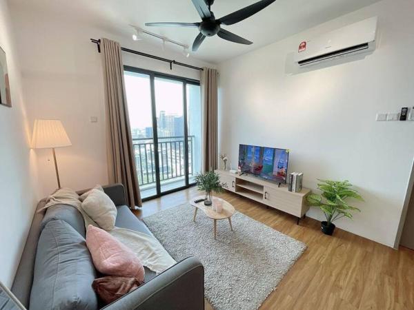 TC PJ Cozy Peaceful House 1-10pax 3 min to One U, Kuala Lumpur