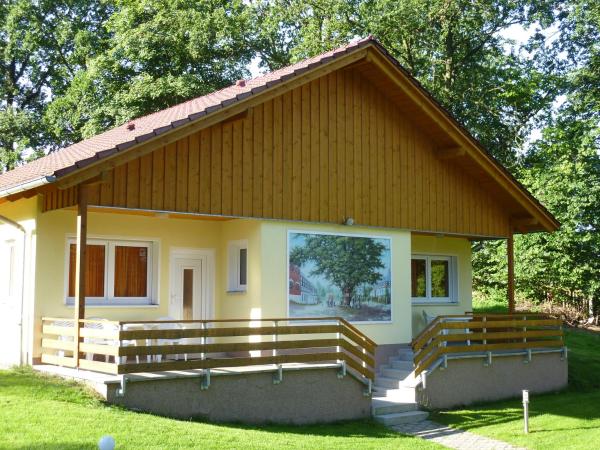 Kuvassa näkyy kohde Ferienhaus Zum Kammergut LINKS oder RECHTS, joka sijaitsee kaupungissa Wallengrün.