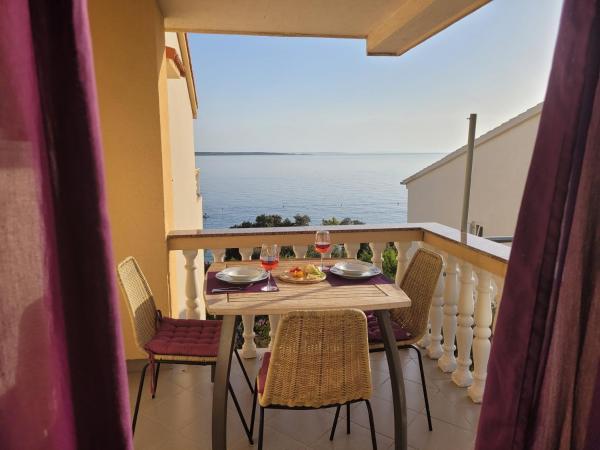 Na zdjęciu widoczny jest obiekt Cosy seaside family apartment Iris in Mandre położony w mieście Mandre.
