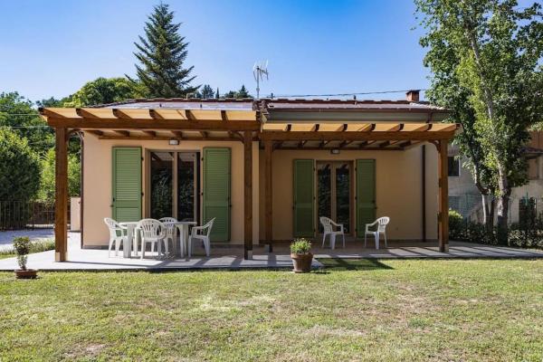 På billedet ses objektet Tuscan Villa big garden and patio beliggende i byen Vicopisano.