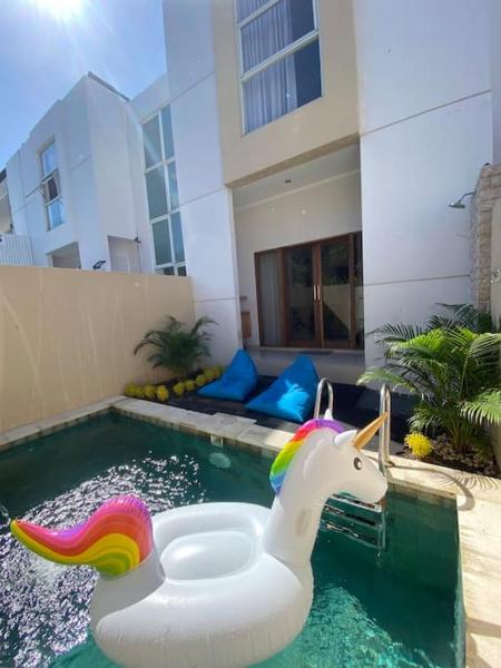 På billedet ses objektet The villa 2 Seminyak beliggende i byen Seminyak.