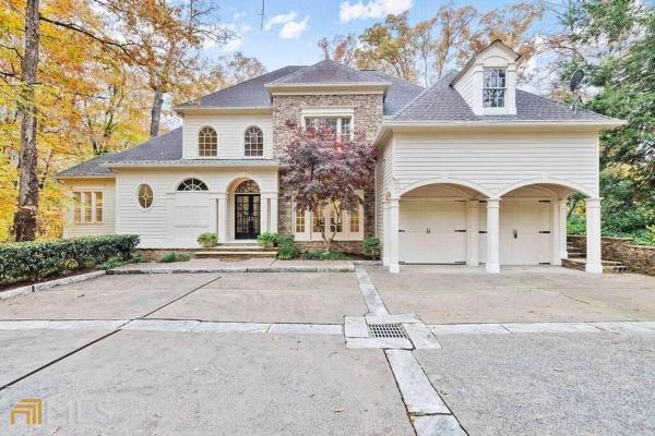 På billedet ses objektet Luxury Spacious 4BR Residence in Central Buckhead beliggende i byen Atlanta.