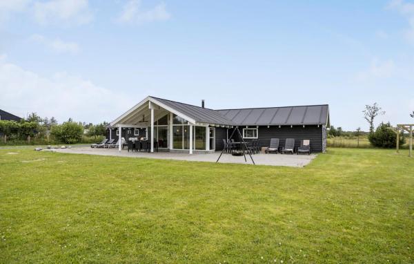 A la foto es mostra l'objecte Nice Home In Ålbæk With Sauna situat a la ciutat de Ålbæk.