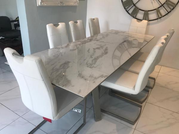 På billedet ses objektet Doubles Manor beliggende i byen Ewarton.