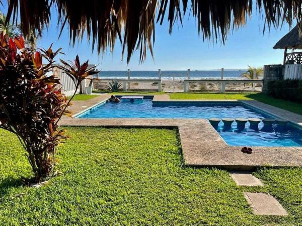 写真にはBoca del cielo市にあるCasa de Campo en la Playaが写っています。