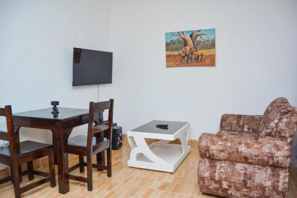 Studio Nancy, Диани-Бич
