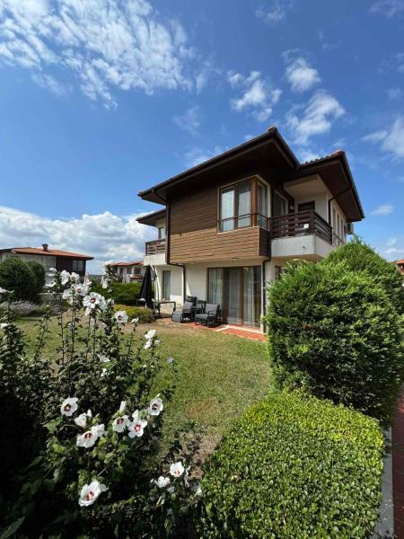 A la foto es mostra l'objecte Casa Lozenetz situat a la ciutat de Lozenets.