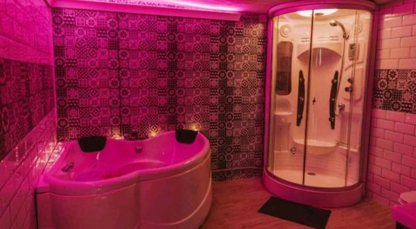Auf dem Foto ist das Objekt BONITA CASA CUEVA CON JACUZZI in der Stadt Paterna zu sehen.
