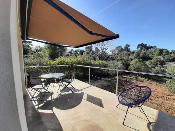 A la foto es mostra l'objecte Studio au calme tout équipé situat a la ciutat de Pourrières.