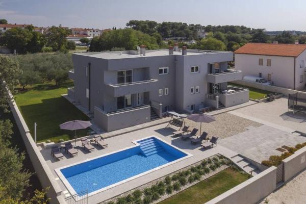 A la foto es mostra l'objecte Villa D situat a la ciutat de Pula.