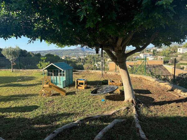 På billedet ses objektet Mediterranean Villa for family beliggende i byen Jávea.