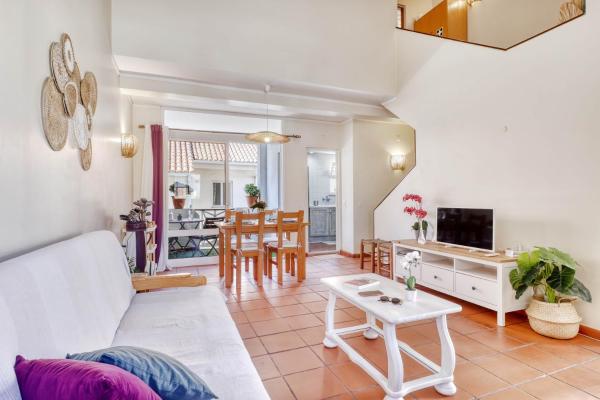 På billedet ses objektet T2 duplex na Marina de Vilamoura beliggende i byen Loulé.