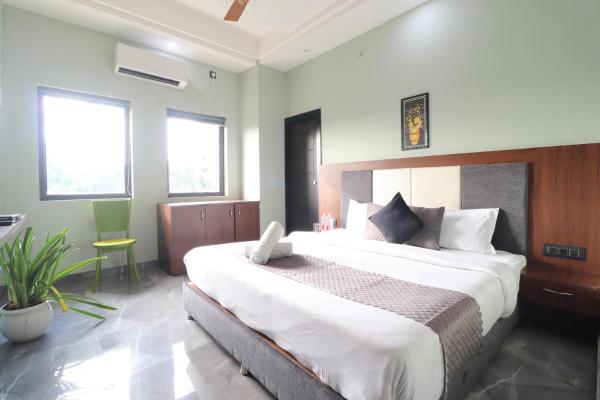 På bildet vises objektet ISBT Dehradun Hotel Dhomage som ligger i byen Mājra.