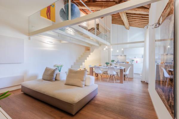 Auf dem Foto ist das Objekt Sabrina, Modern 3 Bedrooms Apartment with Elevator in der Stadt Lucca zu sehen.