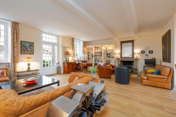 A la foto es mostra l'objecte Splendide maison de maître à 50m du port et 100m de la plage situat a la ciutat de Barfleur.