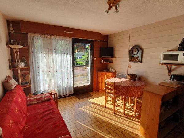 A la foto es mostra l'objecte Appartement cosy à Châtel, 100m des pistes, 4 pers., terrasse sud, équipements cuisine complets - FR-1-676-185 situat a la ciutat de Châtel.
