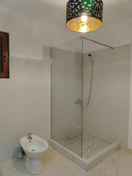 A la foto es mostra l'objecte Alexandra situat a la ciutat de Dîrlos.
