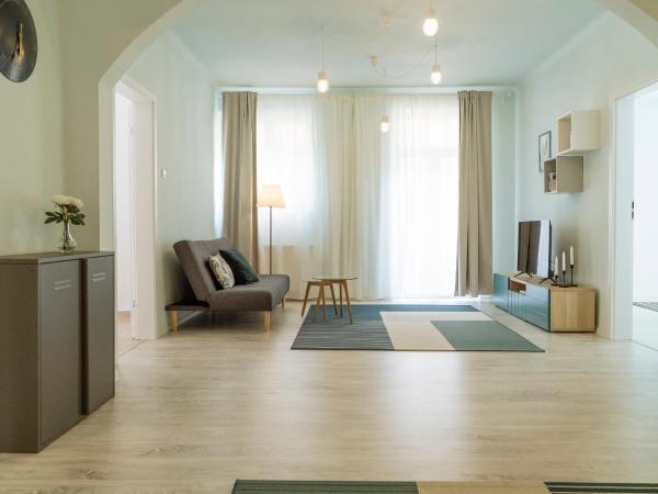 Foto 2: Spacious & Quiet - City Center - 2BR Apartment