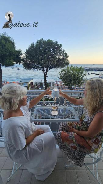 A la foto es mostra l'objecte Galene - Beachfront in Costa d'Amalfi situat a la ciutat de Maiori.