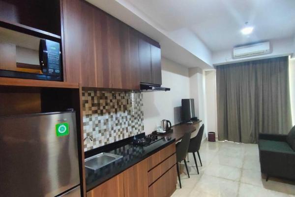 写真にはPegadungan市にあるFull Furnished 1Bedroom Apartment Kawana Golf Residence Jababekaが写っています。