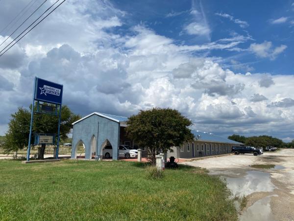 A la foto es mostra l'objecte American Star Inn situat a la ciutat de Baird.