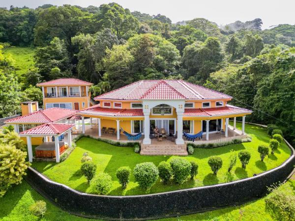 A la foto es mostra l'objecte Luxe - 5 Lakeview Villas - Weddings - Retreats - AC - Pool - Hot Tub - Sleeps 25 situat a la ciutat de Piedras.