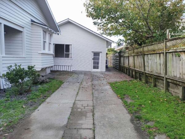 2 Double Bed including 1 double sofa bed Studio at Epsom, Auckland