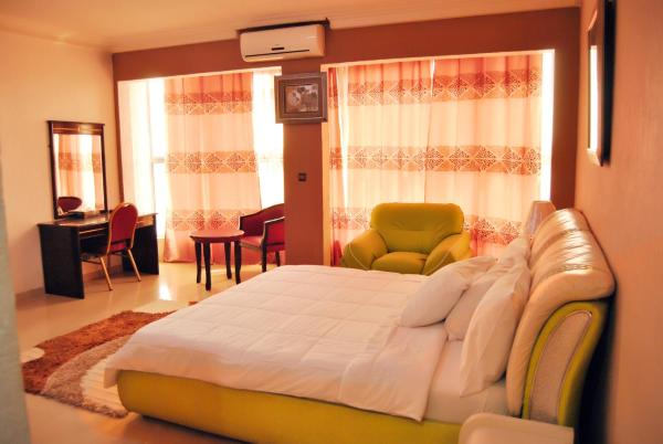 Riviera Hotel Benin, Котону