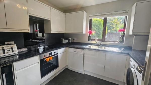 Zdjęcie 5: Grassmere - 3 bed house with private garden