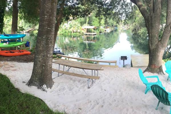 The Chuby Mermaid - Weeki Wachee River Access Waterfront With Paddlecraft - Spring Hill, FL