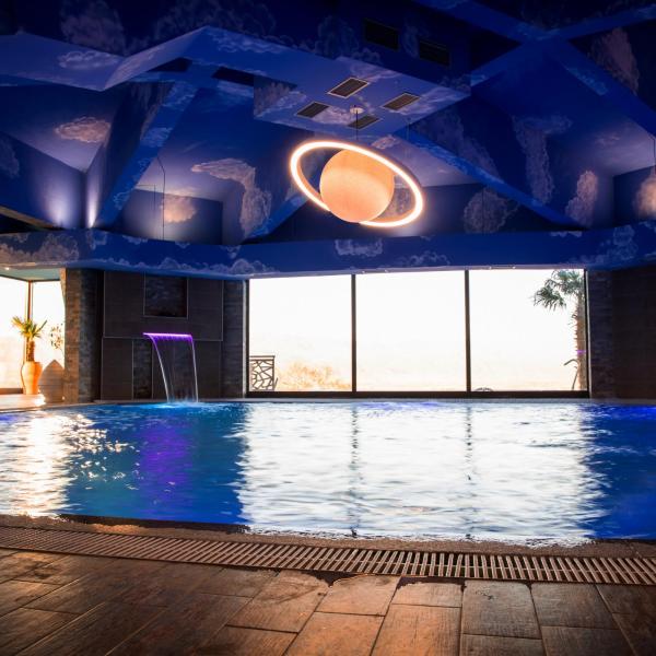 Na zdjęciu widoczny jest obiekt Hotel Termal Lux & Spa położony w mieście Bansko.