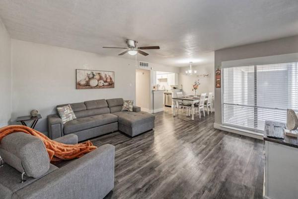 Walk To At&t Stadium, King Bed! Close 2 Everything - Fort Worth, TX