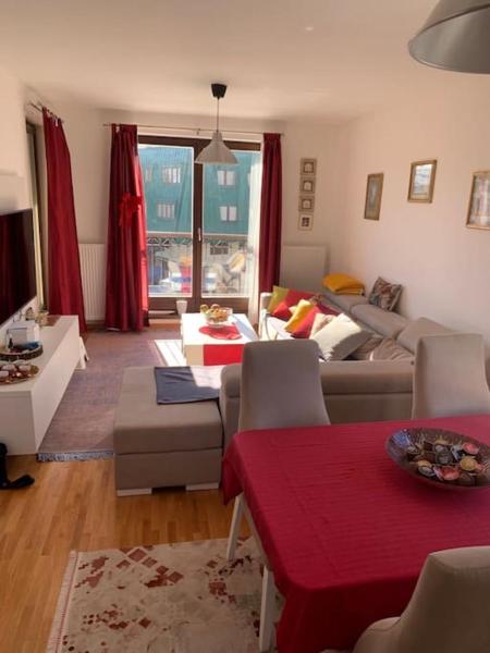 Na foto é possível ver o objeto Lovely 1bedroom condo with free parking-Bjelasnica localizado na cidade de Bjelašnica.
