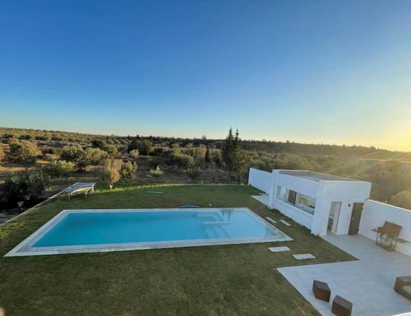 Auf dem Foto ist das Objekt Villa Jedidi in der Stadt Ouled Salem zu sehen.