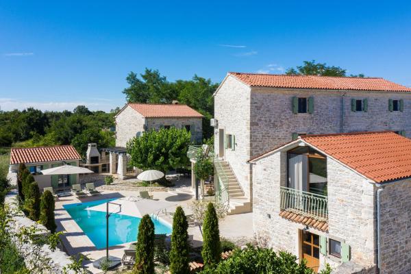 På bildet vises objektet Villa Stanza Campitelli for up to 21 people in Central Istria with private pool and pet friendly som ligger i byen Bale.