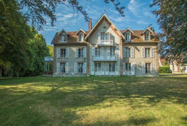 A la foto es mostra l'objecte Ze GOOD HOUSE Manoir Percheron jusqu'à 26 pers situat a la ciutat de Cherreau.