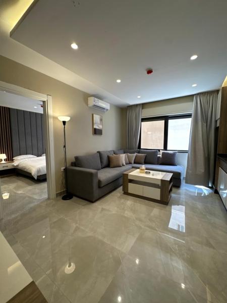 På billedet ses objektet 009 AL-NAJEH JRE Apartments For Rent ave beliggende i byen Amman.
