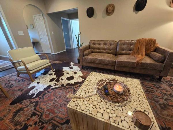 A la foto es mostra l'objecte 4 bedroom pet friendly grill under 5 min to airport and Choctaw Casino situat a la ciutat de Calera.